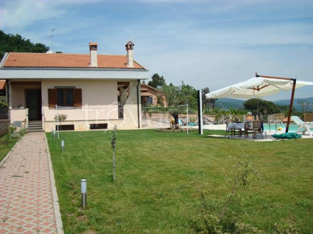 Villa singola in vendita a Bracciano via Ponte Vecchio