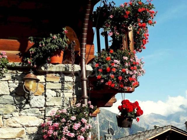 Villa singola in vendita a Brusson via Col Ranzola, 92
