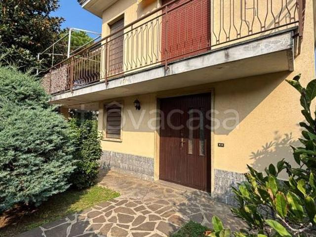 Villa singola in vendita a Busto Arsizio via Fiuggi, 1, Santissimi Apostoli