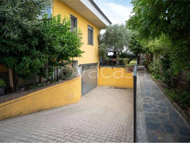 Villa singola in vendita a Cameri via Delle Camelie, 27