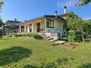 Villa singola in vendita a Campagna Lupia via Filippo Turati, Lughetto