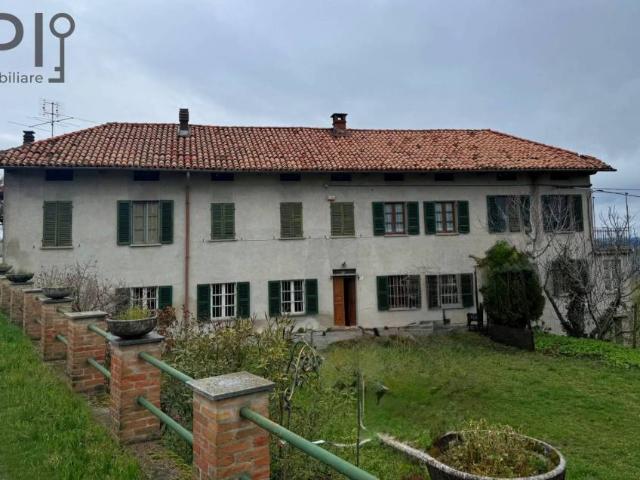 Villa bifamiliare in vendita a Canelli