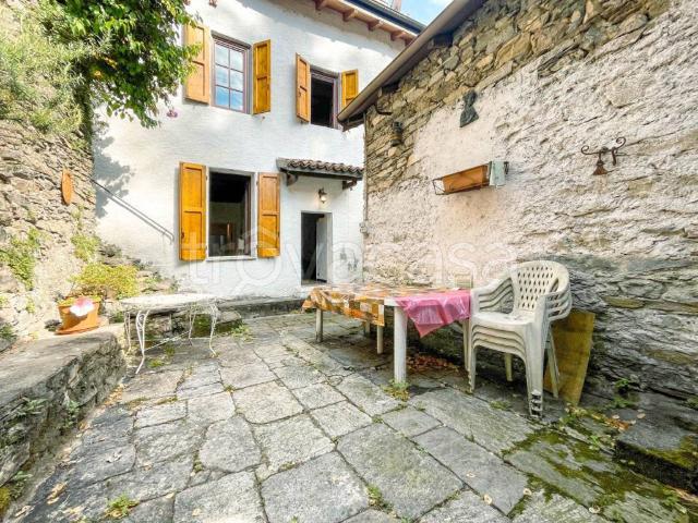 Villa singola in vendita a Cannero Riviera via roma 141