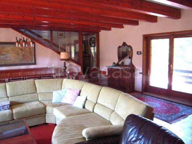 Villa singola in vendita a Canove di Roana via Monte Lemerle