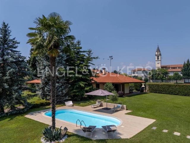 Villa singola in vendita a Cadrezzate con Osmate via del Lago