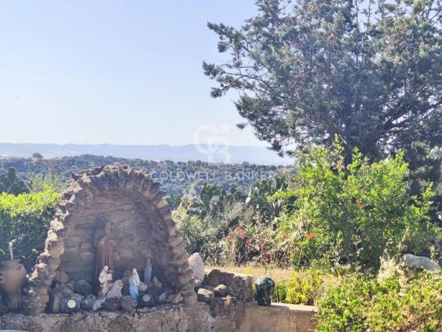 Villa singola in vendita a Caltagirone