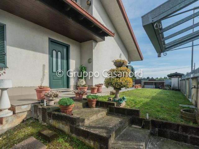 Villa singola in vendita a Carugate via Alessandro Volta, 2