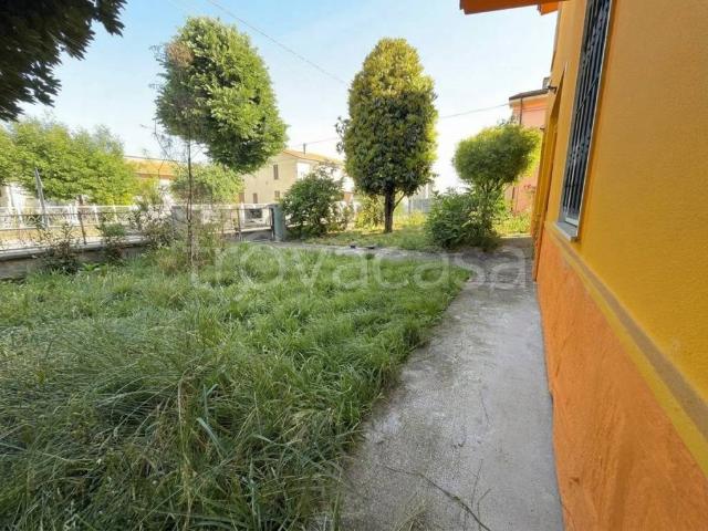 Villa singola in vendita a Castelvetro Piacentino via Ugo Biolchi, San Giuliano
