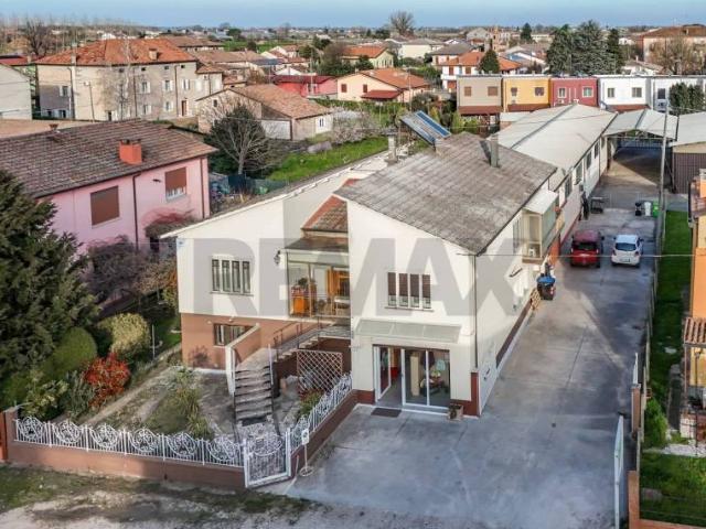 Villa singola in vendita a Castelmassa via Amendola, 32