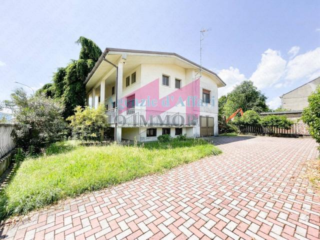 Villa Singola in vendita a Castelnovo Bariano