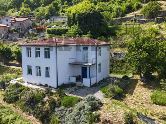 Villa singola in vendita a Castelnuovo di Garfagnana, Rontano