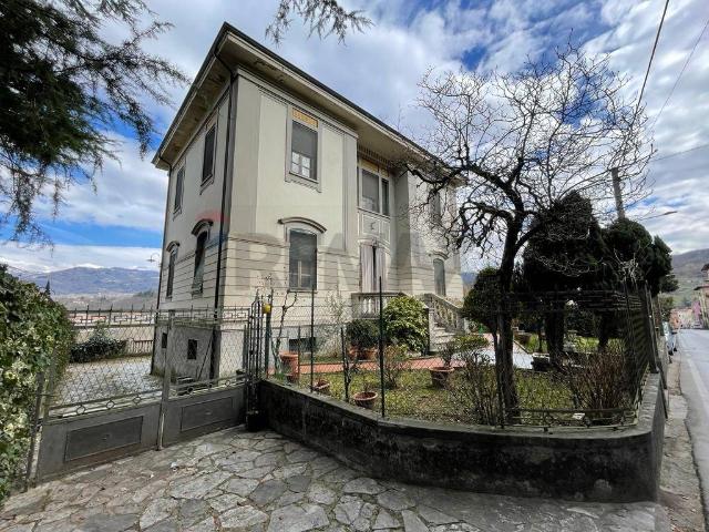 Villa singola in vendita a Castelnuovo di Garfagnana