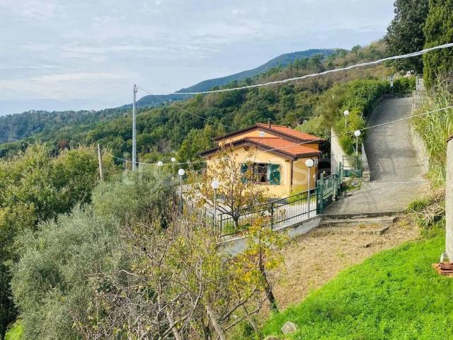 Villa singola in vendita a Castiglione Chiavarese, Missano