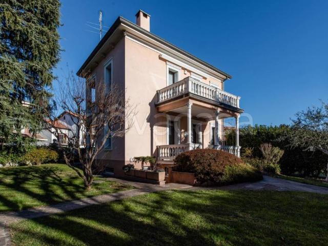 Villa singola in vendita a Castronno