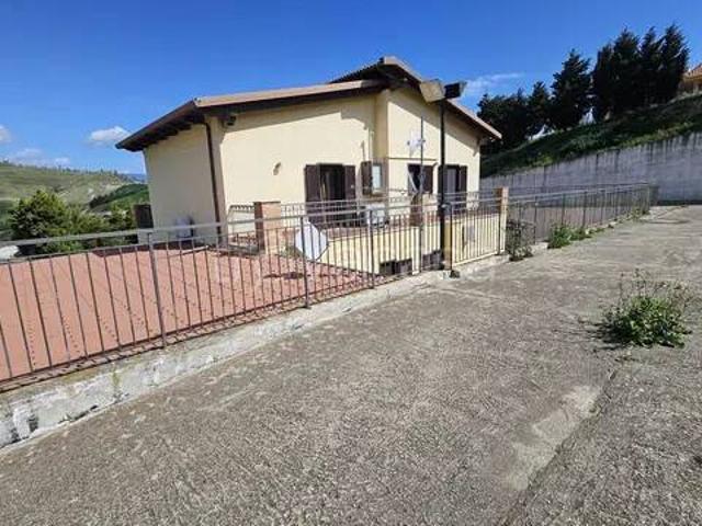 Villa singola in vendita a Catanzaro via Giuseppe Rito, 24, Sala