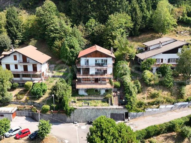 Villa singola in vendita a Centro Valle Intelvi via Carlo Cattaneo, 30