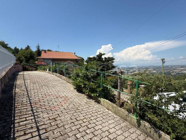 Villa singola in vendita a Chieti strada Fosso Paradiso, 31