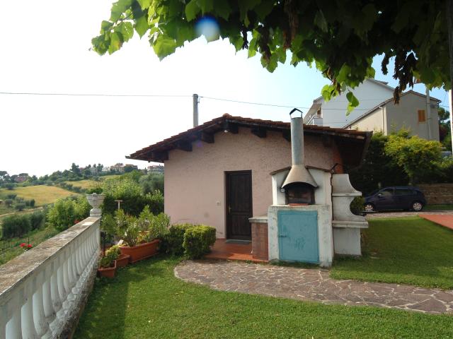 Villa singola in vendita a Colli del Tronto, Centrale / Centro Storico