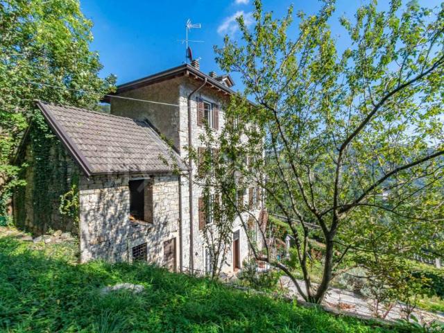 Villa singola in vendita a Corna Imagna via Marche