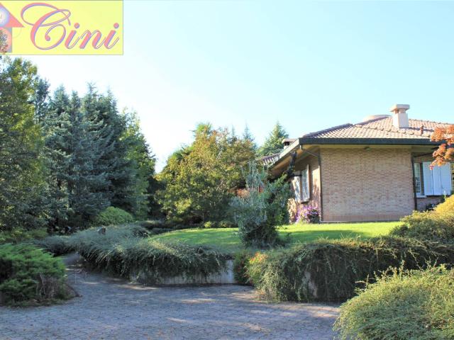 VILLA SINGOLA in vendita a Costa Masnaga