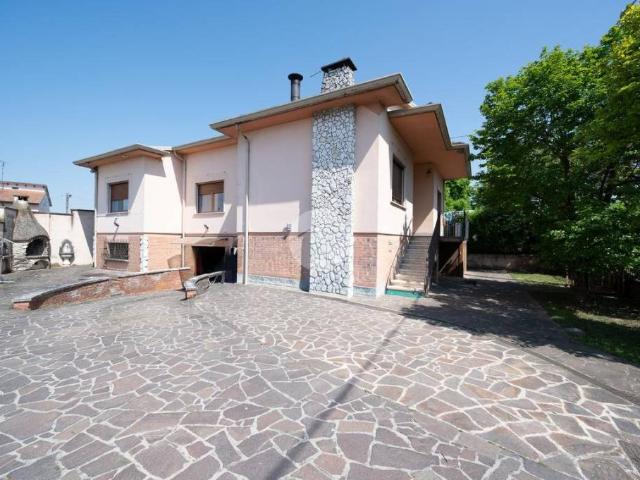Villa singola in vendita a Curtatone, Buscoldo