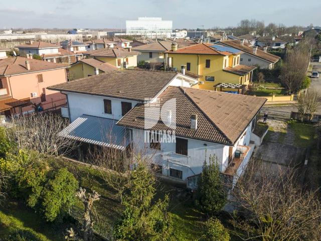 Villa singola in vendita a Curtatone via Villafranca, 26, Levata