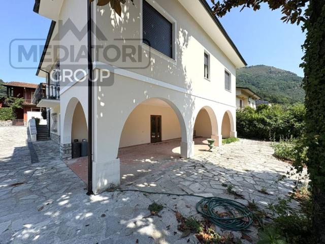 Villa singola in vendita a Diecimo, Borgo a Mozzano