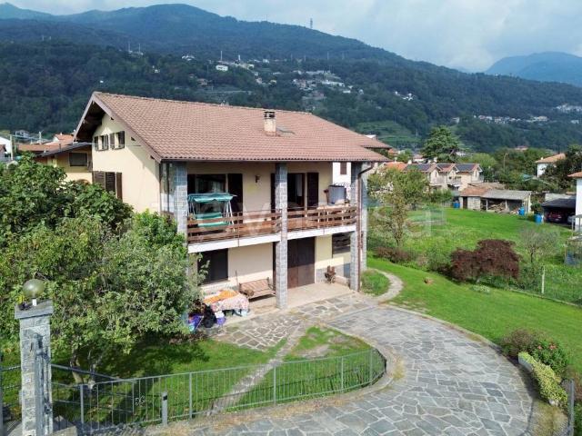 Villa singola in vendita a Dongo via Vigna del Lago