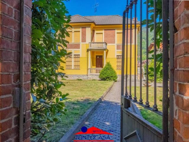 Villa singola in vendita a Dronero viale Sarrea, 18