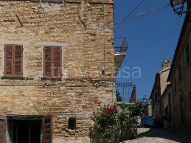 Villa singola in vendita a Fratte Rosa via piace
