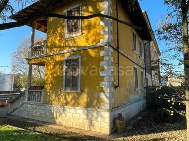 Villa singola in vendita a Gambara