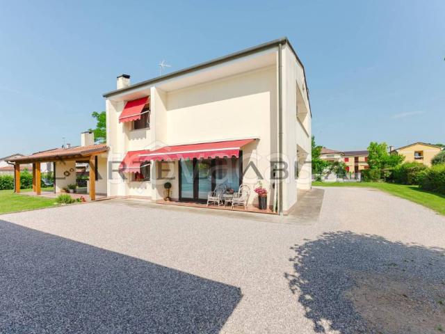 Villa singola in vendita a Gaiarine via San Lorenzo, 11, Campomolino