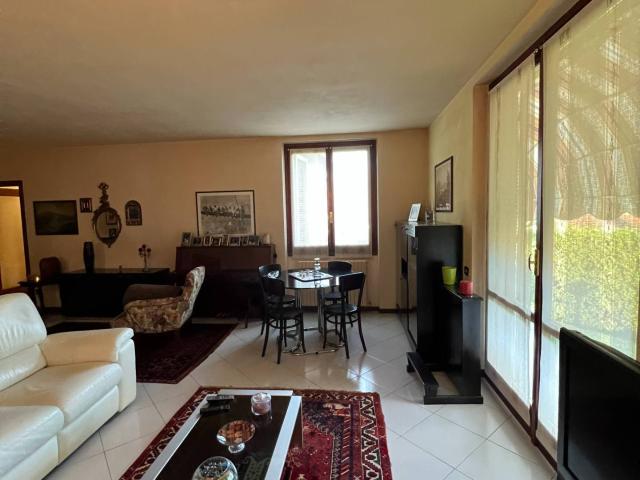 VILLA SINGOLA in vendita a Galbiate