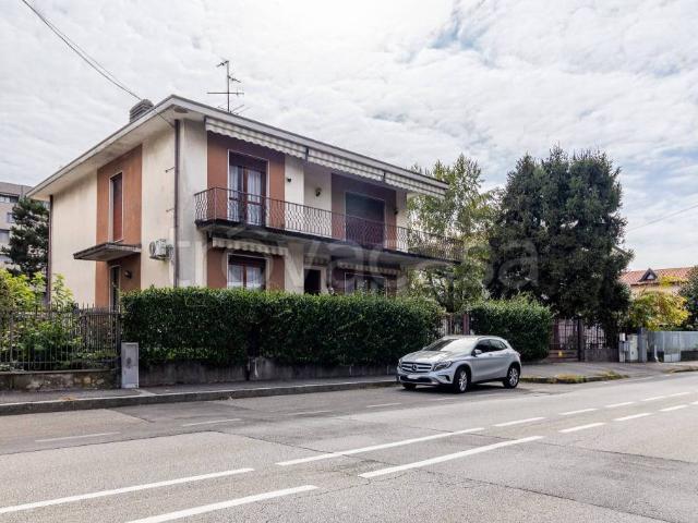 Villa singola in vendita a Gallarate via Campo dei Fiori, 22B, Caiello