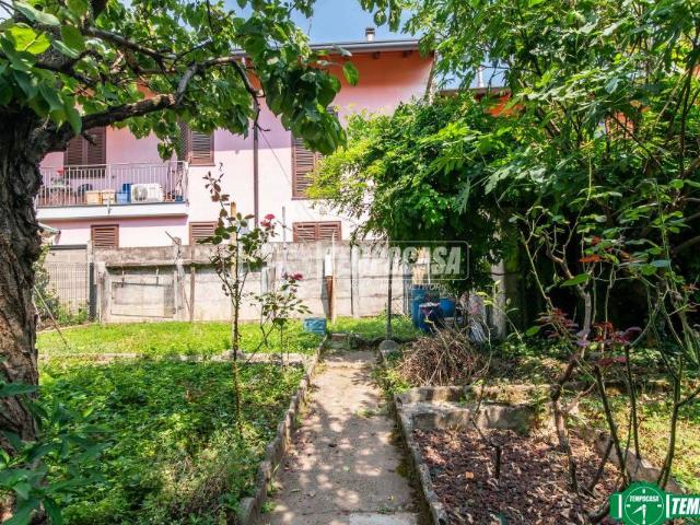 Villa singola in vendita a Garbagnate Milanese via 25 aprile