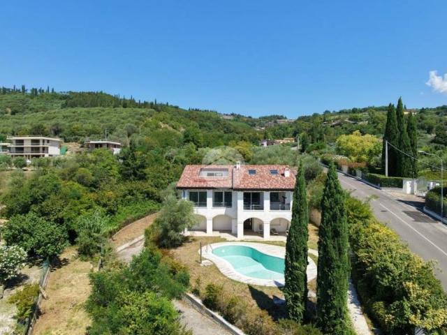 Villa singola in vendita a Garda via per Marciaga, 19