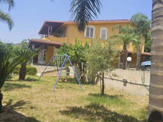 Villa singola in vendita a Gioiosa Ionica