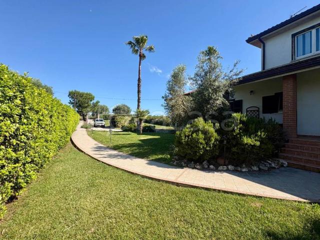 Villa singola in vendita a Giulianova via Ruetta Bompadre, 45