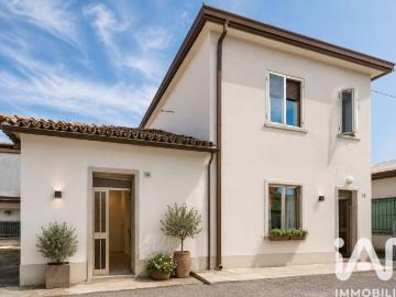 Villa singola in vendita a Goro via Piemonte, 10
