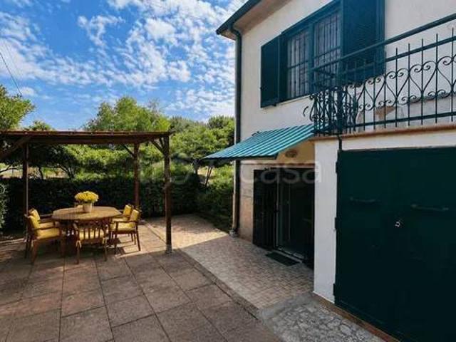 Villa bifamiliare in vendita a Grosseto, La Principina