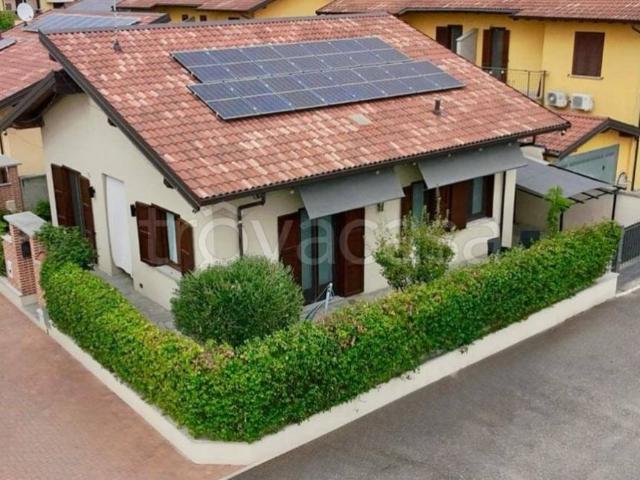 Villa singola in vendita a Gravellona Lomellina via del Gatto