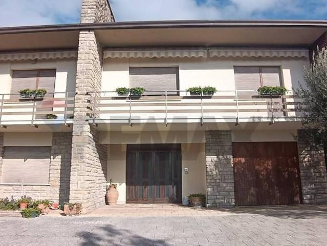 Villa singola in vendita a Gualdo Tadino via Santo Marzio, 12