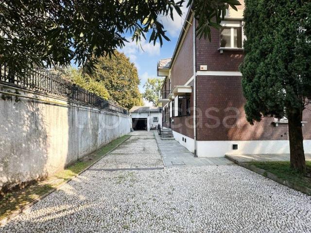 Villa singola in vendita a Inverigo via Luigi Cagnola, 2