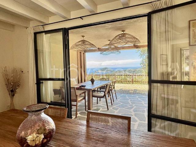 Villa singola in vendita a La Biodola, Portoferraio