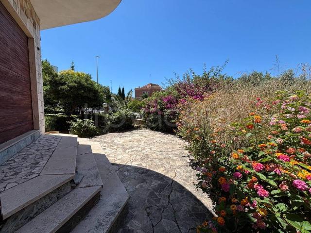 Villa singola in vendita a Ladispoli via Taormina