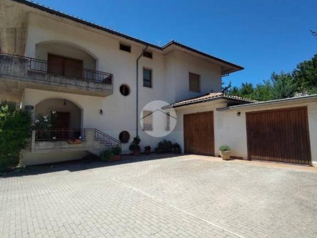 Villa singola in vendita a L'Aquila via tito pellicciotti, 15, Torretta Torrione