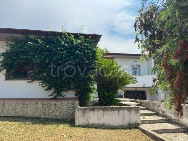 Villa bifamiliare in vendita a Latina, Borgo San Michele