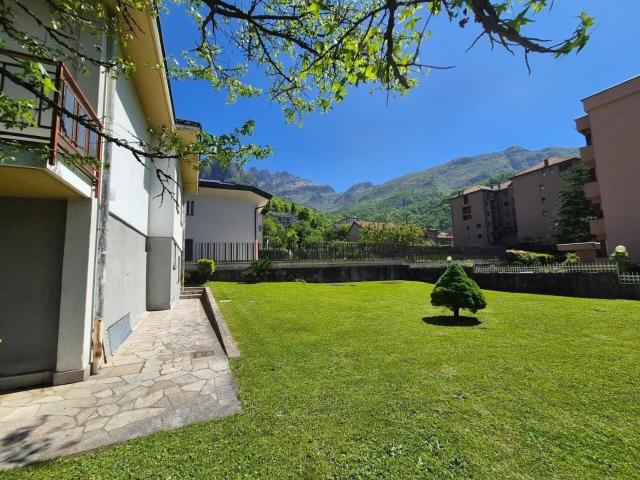 Villa singola in vendita a Lecco