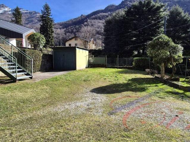 Villa singola in vendita a Lecco via Valsassina, Laorca