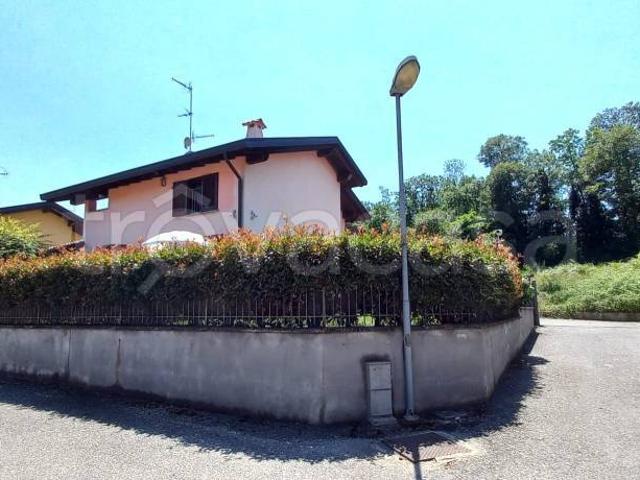 Villa singola in vendita a Leggiuno via Dante Alighieri, 7